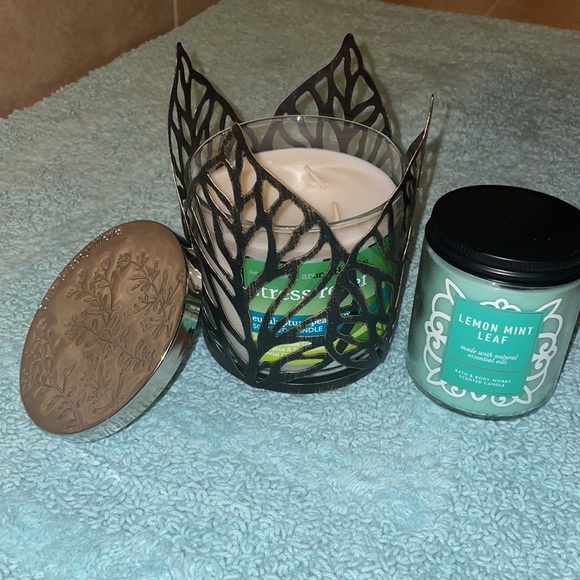 Fall leaves candle holder and two refreshing stress relief candles - Picture 7 of 7
